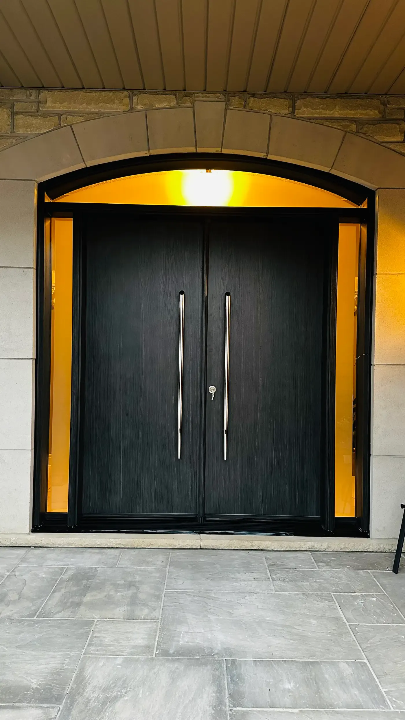 Residential front door repair in Aurora, ON
